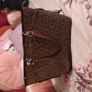 Guess tote